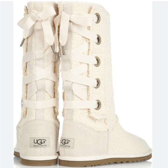 UGG Shoes - UGG like new 🤩✨Women's Lace-Up Cream Boots l